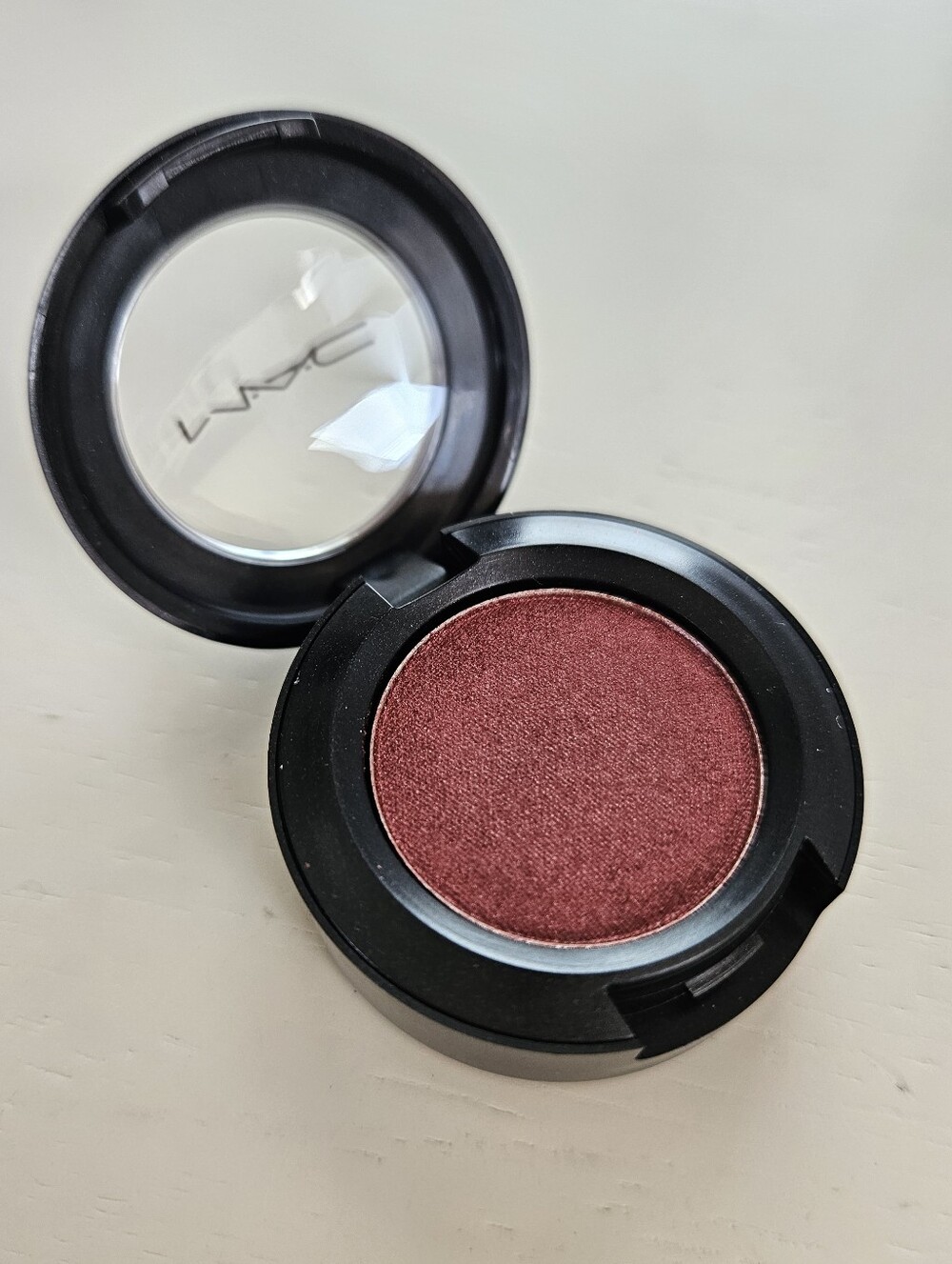 MAC Cosmetics - Eye Shadow - Dare To Diva